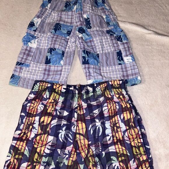 Set of 2 shorts and trunks boys size 4 - Picture 2 of 4